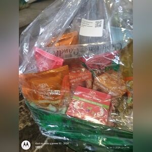 Spa Women's Gift Set Pumpkin Latte Winterberry Caramel Apple Pamper Me Gift Set